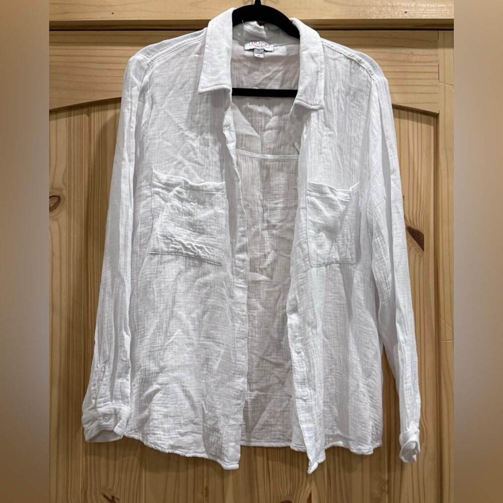 White‎ Lightweight Button-Up Shirt